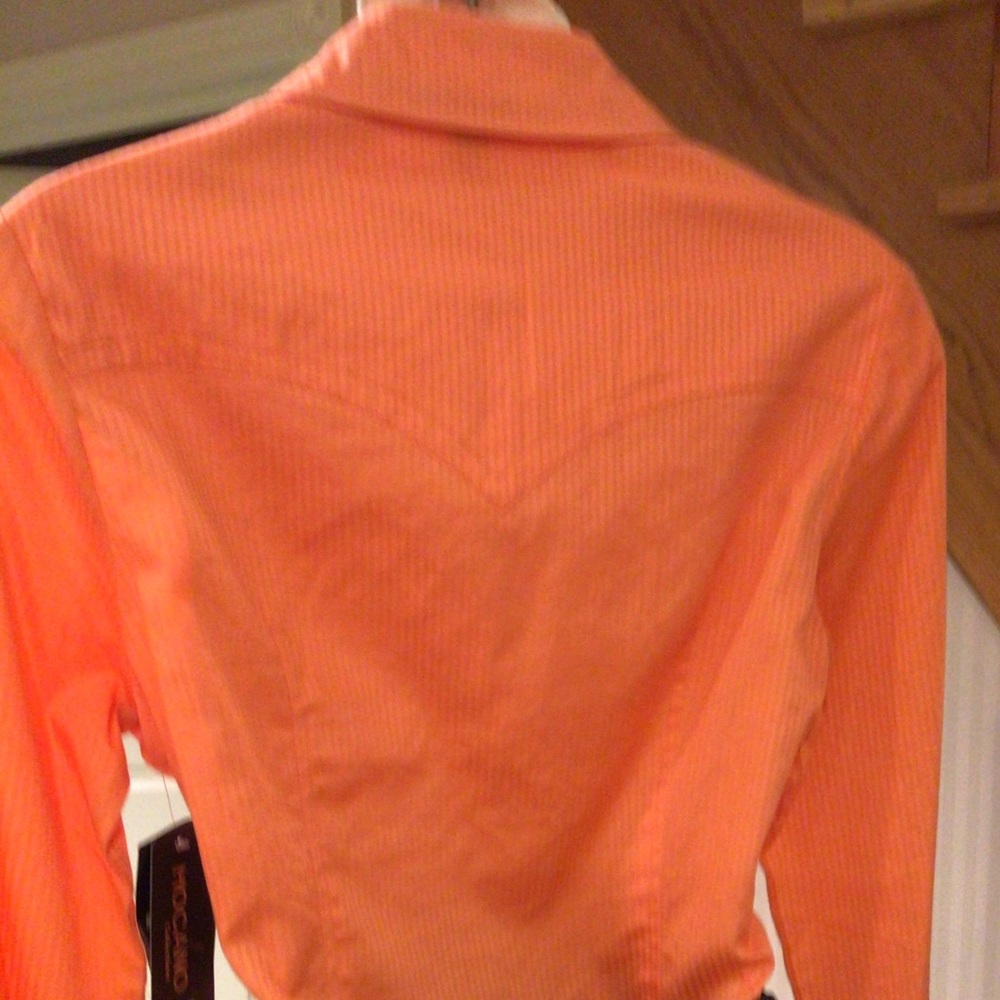 NWT Coral Long sleeve button down shirt with gathering - Picture 3 of 4